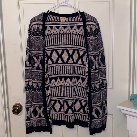 Mossimo sweater size medium